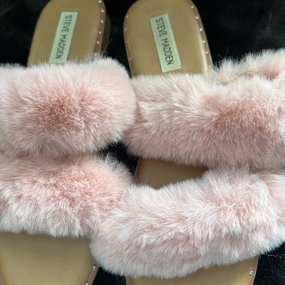 STEVE MADDEN Enite Slide Sandal Pink Faux Fur Furry Slip On Slippers Shoes 10 - Picture 2 of 5
